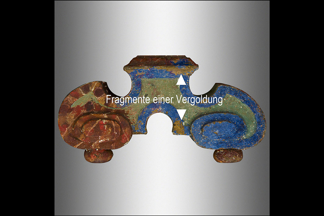 gefasst auf Holz, Leinen und Papier, z.T. mit BlattgoldFreilegen der Originalfassung an der Basis: Mehrfach überfasst mit Resten einer<br>Blattvergoldung